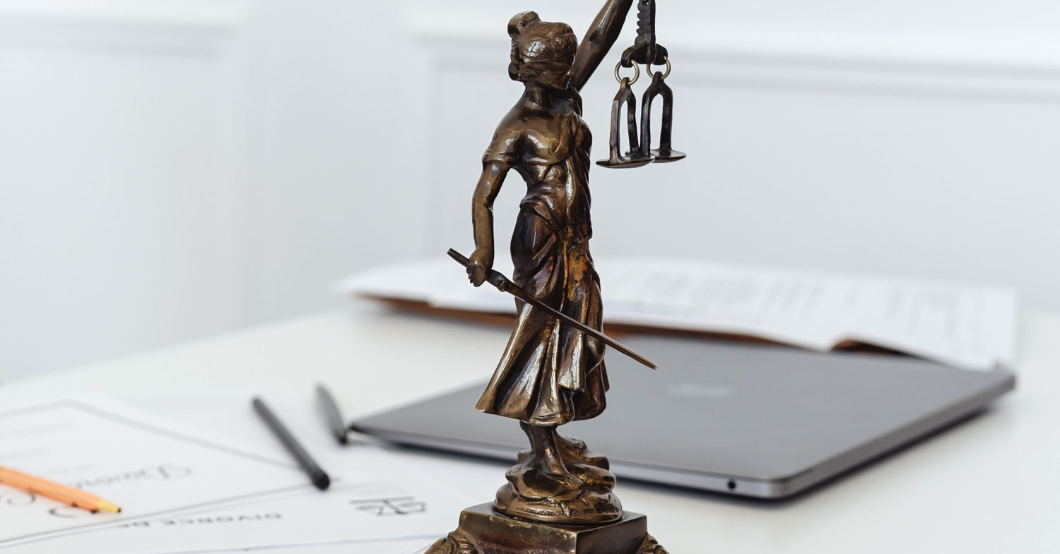 Family Lawyer vs. Divorce Lawyer